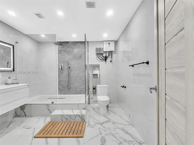 440 SE 8th Ave — Photo 5