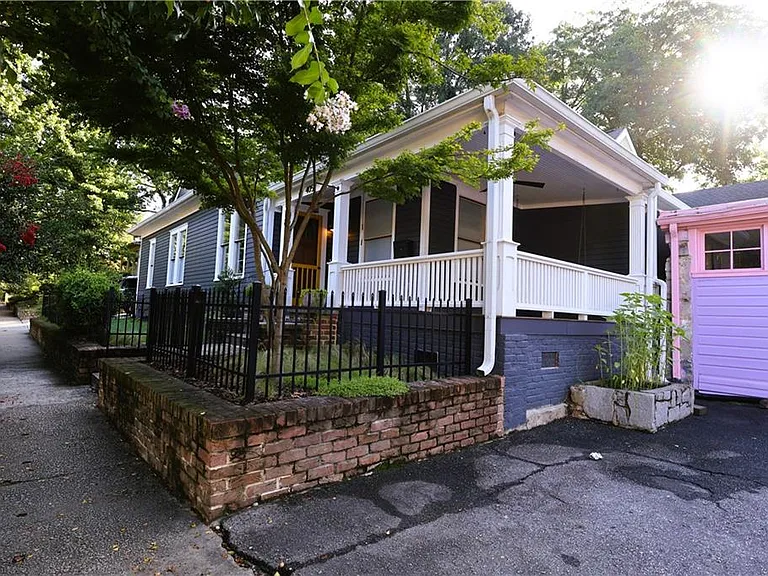 405 Oakdale Rd NE — Photo 2