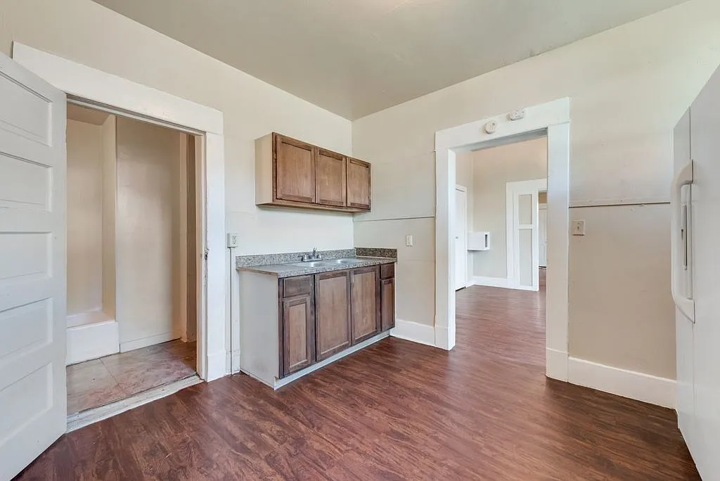 1615 Alston Ave — Photo 4