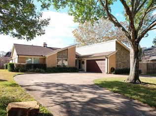 1006 Arrow Hill Rd, Houston, TX 77077