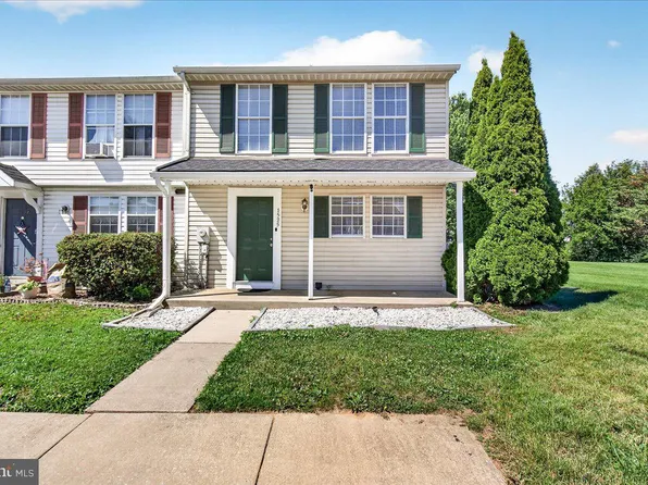 1525 Iris Ct, Hagerstown, MD 21740