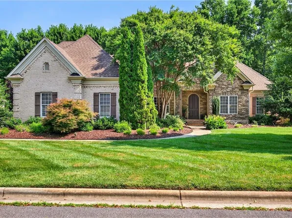 2321 Castleloch Ct, High Point, NC 27265