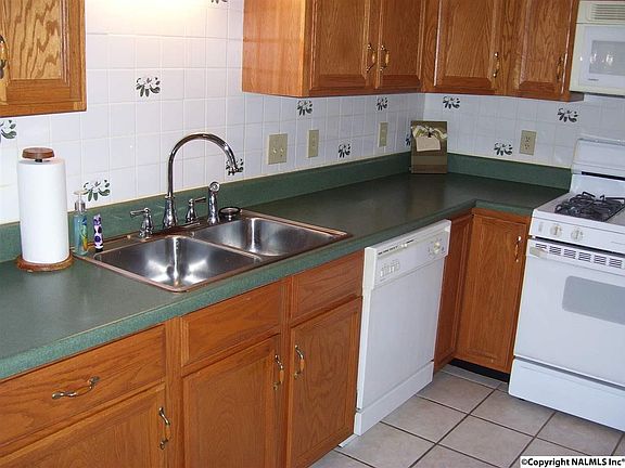 5th image of 306 Wendy Rd