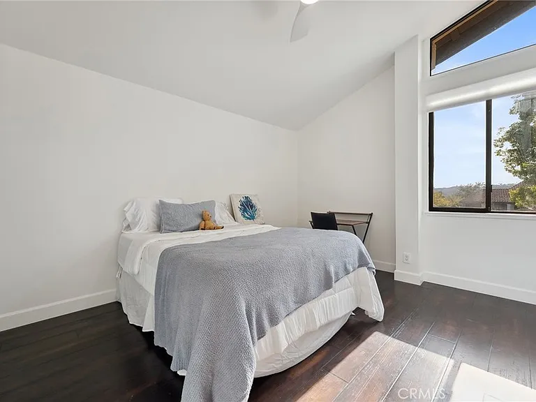 4372 Park Vicente — Photo 29