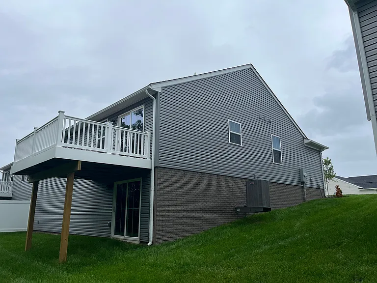 4085 Mayfield Rd — Photo 10