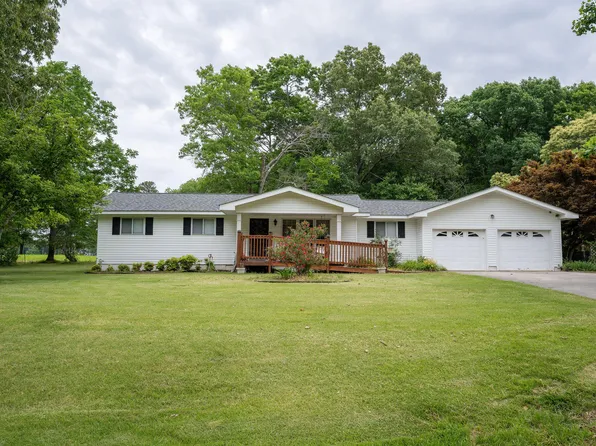 9272 Georgia Ave #301, Trenton, GA 30752