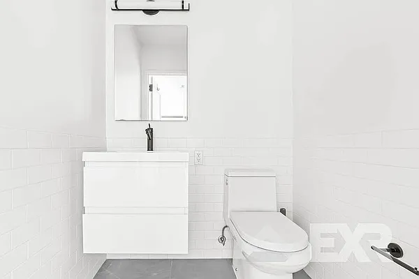 Rented by EXR | media 9