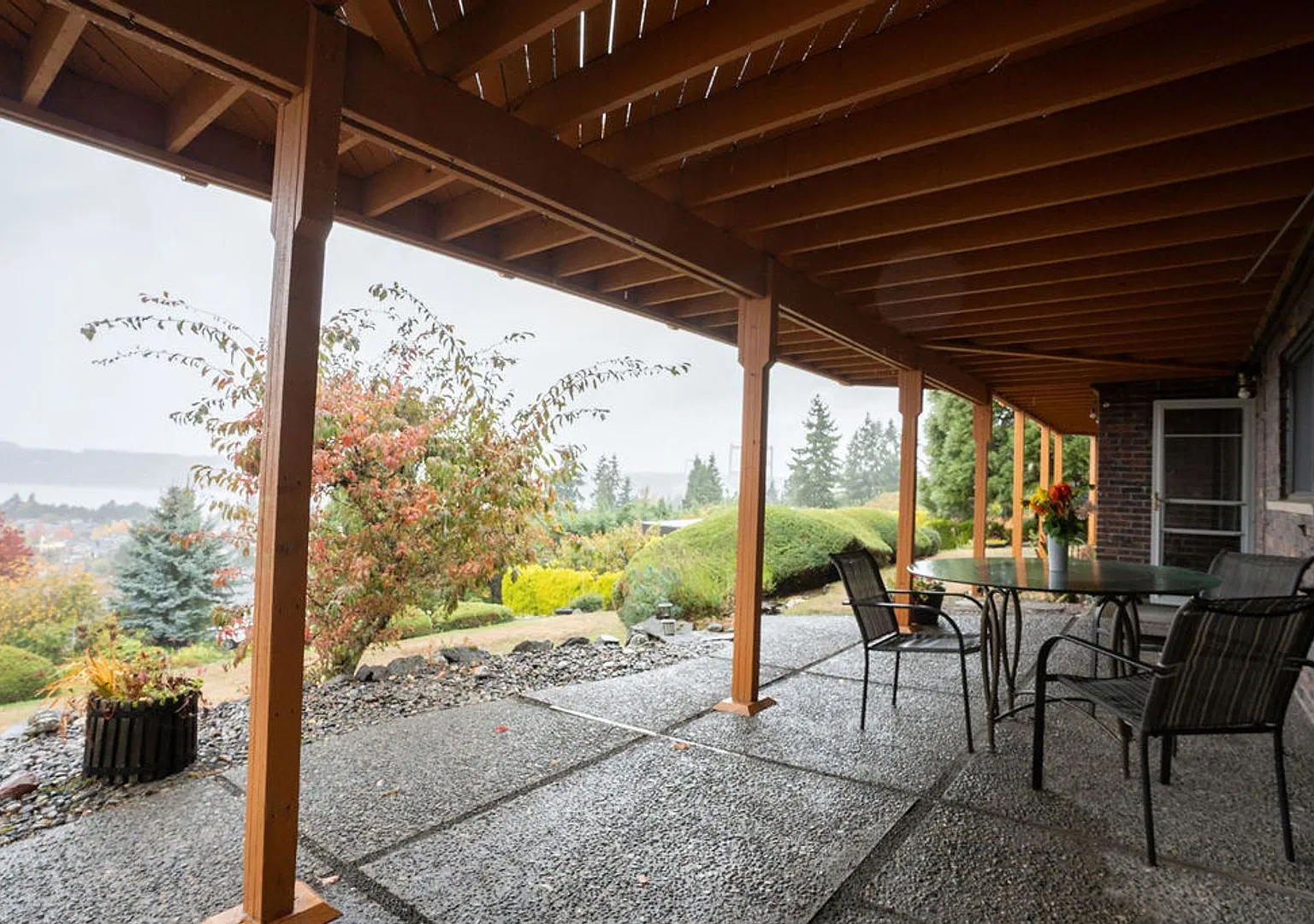 Spacious Lower-Level Apartment with Waterfront Puget Sound Views — Photo 3