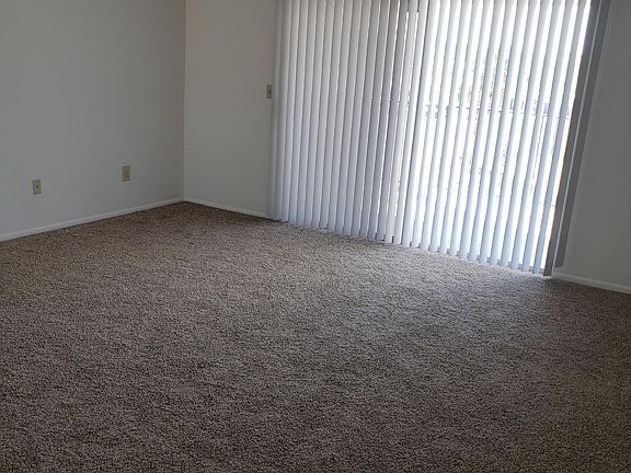 2nd image of 3125 Applewood Dr Unit 102
