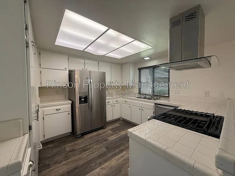 694 Deerhunter Ln — Photo 8