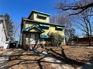 10518 Parkhurst Dr, Cleveland, OH 44111