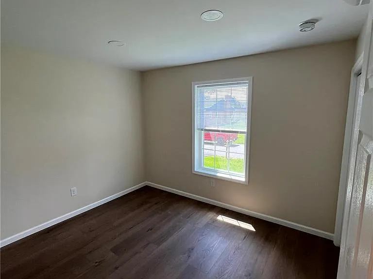 2815 Jefferson St — Photo 8