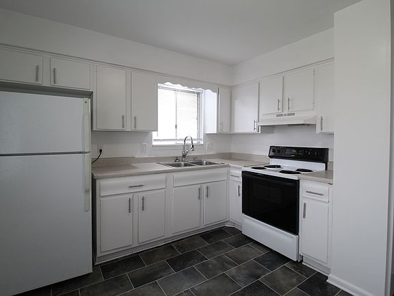 5th image of 9427 Ballentine St
