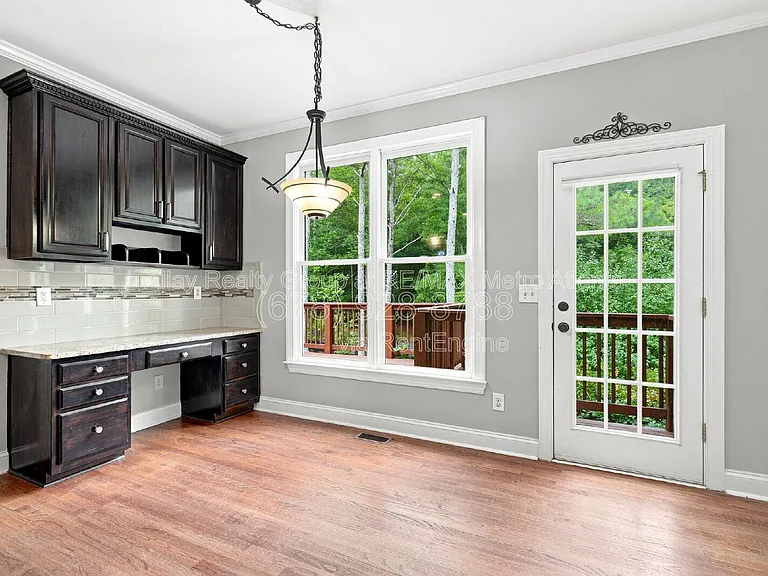 6725 Ridgefield Dr — Photo 12