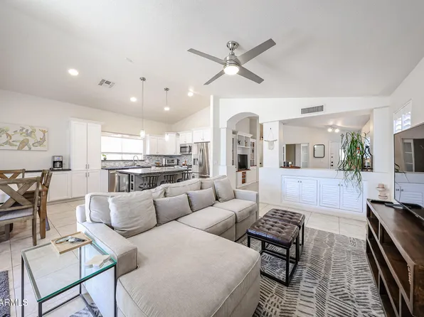 4765 E CHARLESTON Avenue, Phoenix, AZ 85032