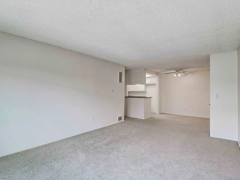 El Dorado Apartments — Photo 38