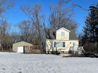 7214 Mason Hill Rd, Bull Valley, IL 60050