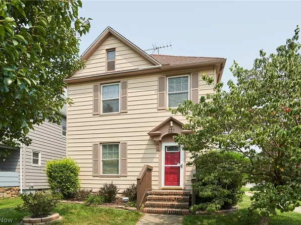 221 7th St NW, Barberton, OH 44203
