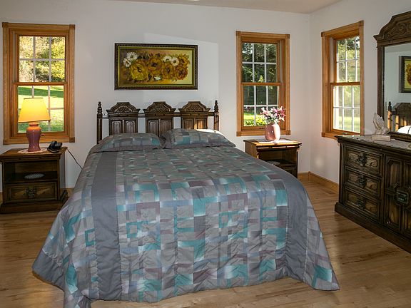 1st Floor Master Bedroom