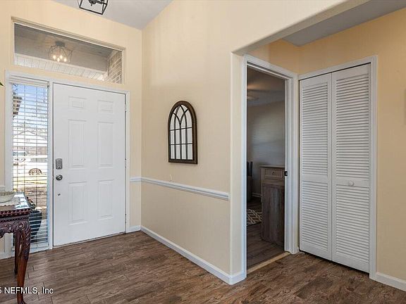 3rd image of 2036 HOVINGTON Circle W