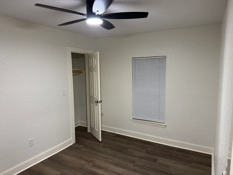 1011 N Valderas St — Photo 18