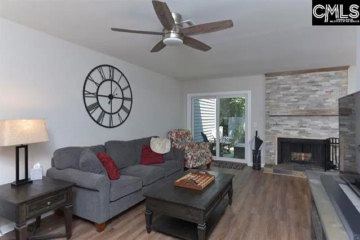 2 bed, 1321 sqft, $1,750 — Photo 3