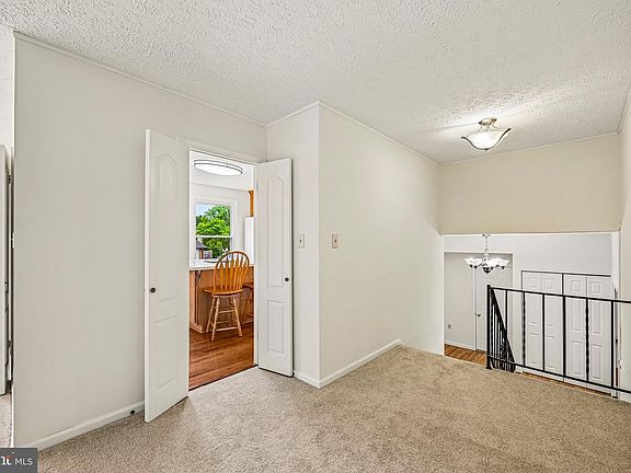 5th image of 513 Normandy Ln