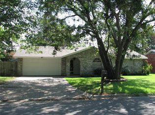 665 Mockingbird St, Stephenville, TX 76401