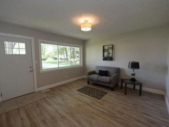 5th image of 5782 Lyric Dr