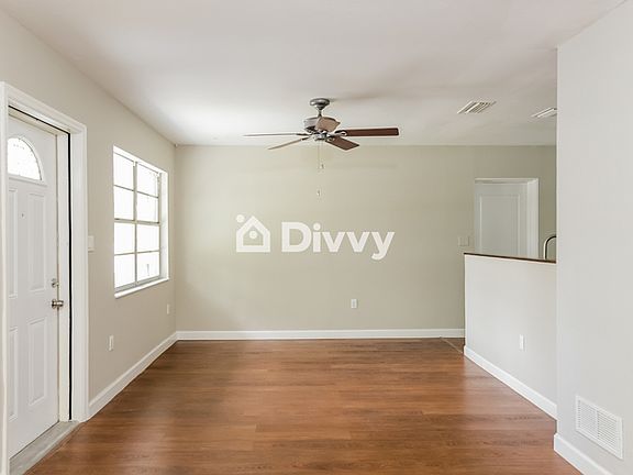 5th image of 3135 Olympic St