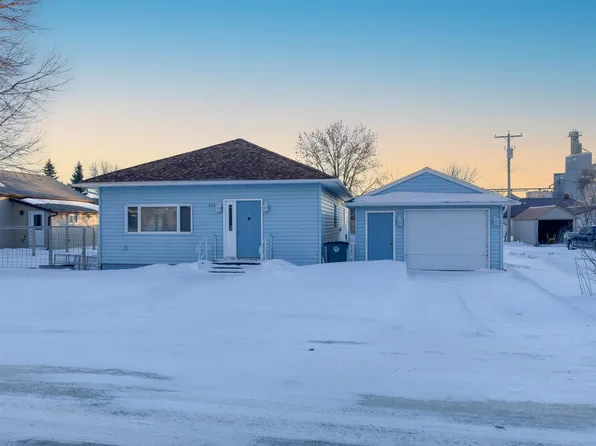 208 1st Ave E, Powers Lake, ND 58773