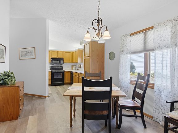 4th image of 1052 Hemingway Ln