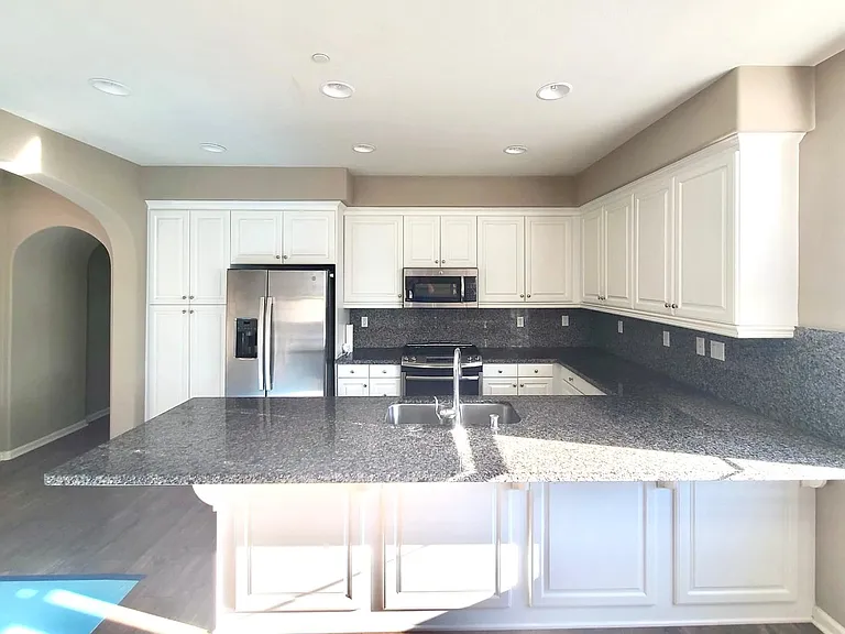 800 Citrus Ct — Photo 11