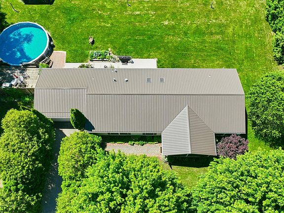 3rd image of 1495 E Dove Ln