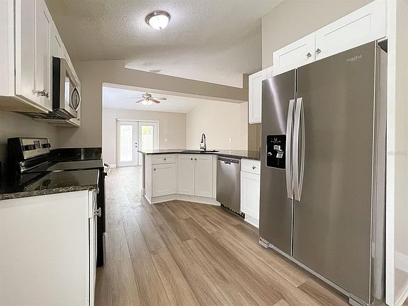 5th image of 522 Grand Royal Cir