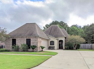 34152 Spring Lake Dr, Walker, LA 70785