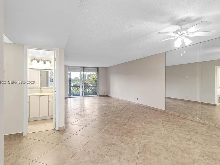 9820 S Hollybrook Lake Dr #106 — Photo 5