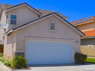 920 Acorn Ln, Corona, CA 92878