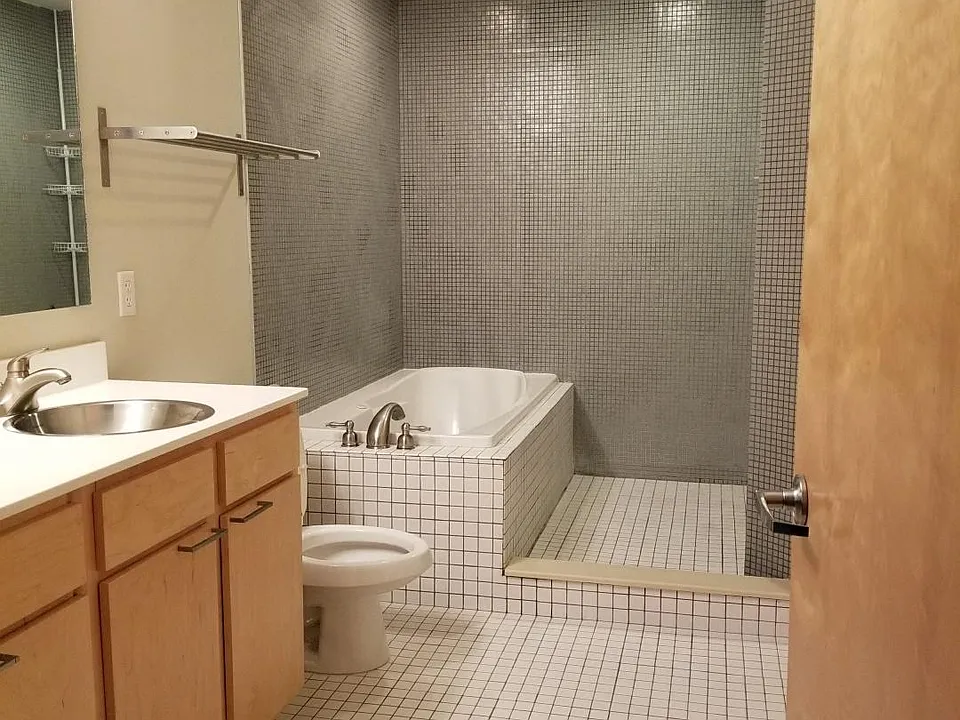 2 W Ge Patterson Ave #218