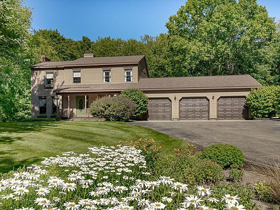3rd image of 235 Indian Hills Dr