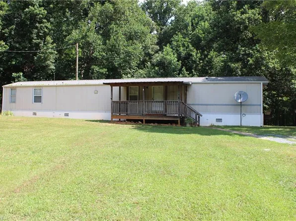 1346 Foxburrow Rd, Asheboro, NC 27205