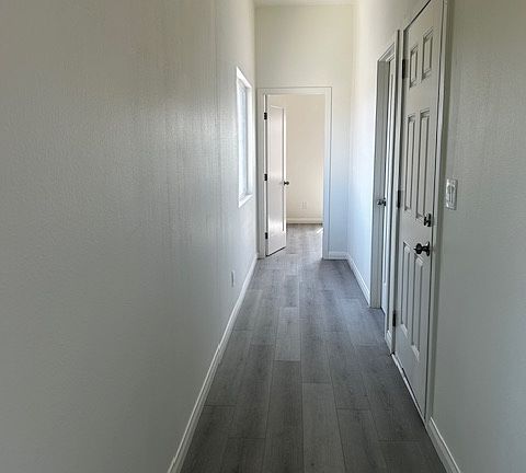 ENTRACE HALLWAY