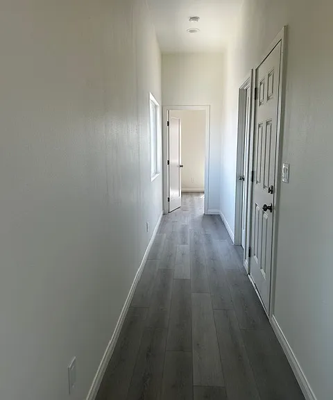 ENTRACE HALLWAY