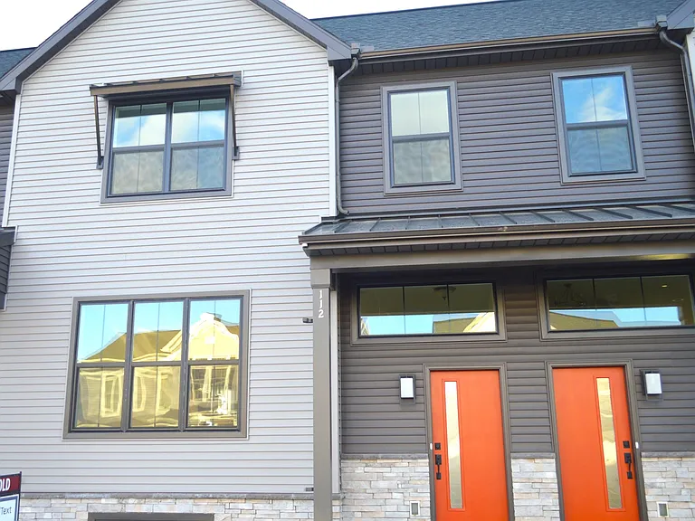 112 Stickley Dr — Photo 1