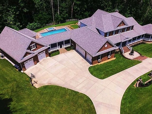 2nd image of 2240 Bleu Yacht Ln