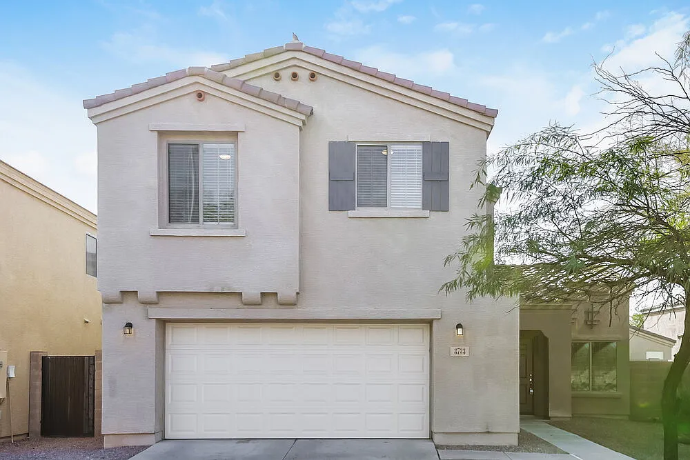 5 bed, 2.5 bath, 2426 sqft, $2,410 — Photo 1