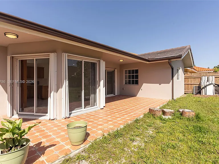 15881 SW 139th Ave — Photo 4