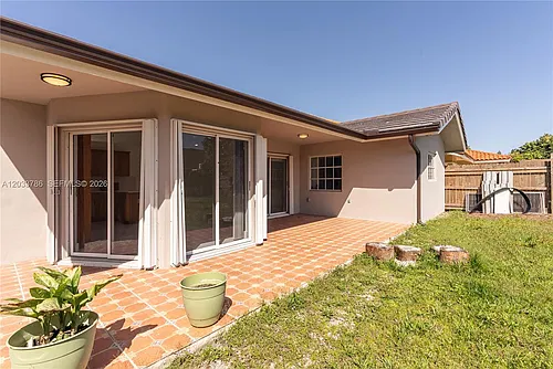 15881 SW 139th Ave Photo 1