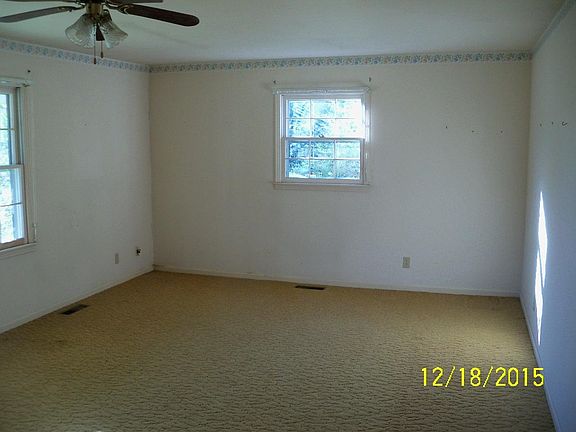 3rd image of 337 Somerton St