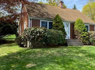 411 Wormwood Rd, Fairfield, CT 06824